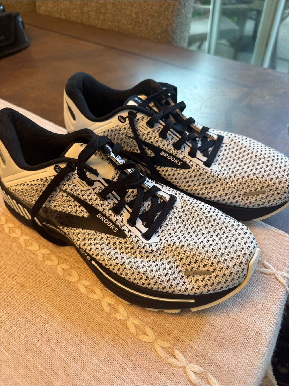Brooks adrenaline gts 22 size 9